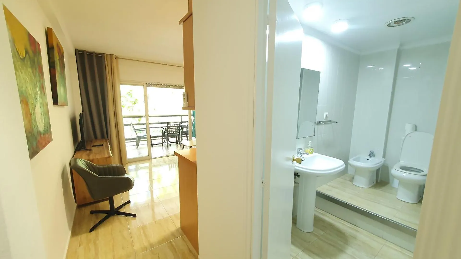 4 Salou Playa Piscina Centro,Parking Apartment 0*,
